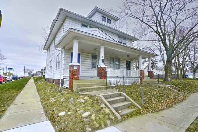 Building Photo - 503 N Eddy St