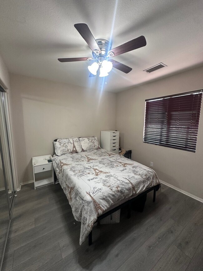 Building Photo - 24526 Montevista Cir