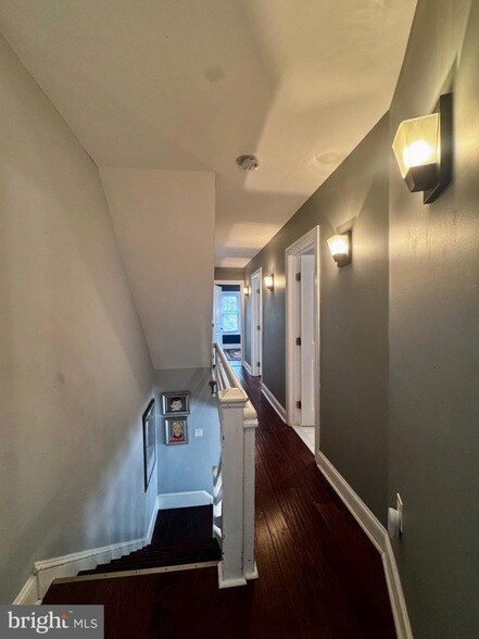 Building Photo - 24 Thomas Ave