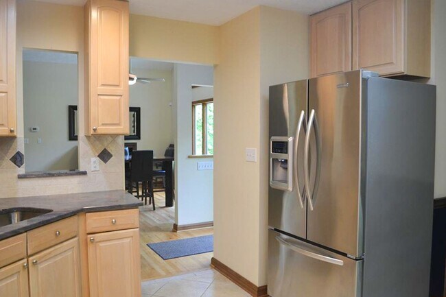 Building Photo - Furnished Golf Course Rental