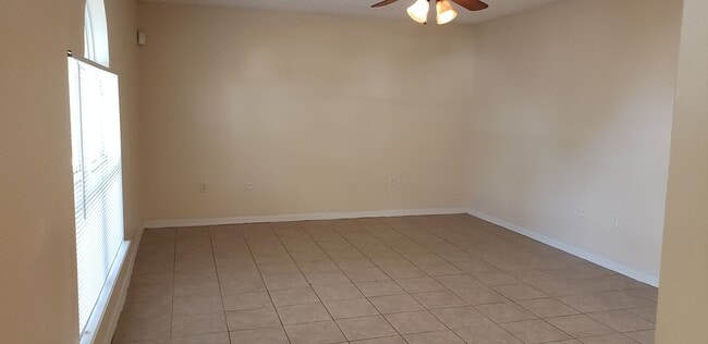 Building Photo - ~4/2.5~Curtis Ave~Groveland Lake Dot Landing~Big Corner Lots with lots a room!