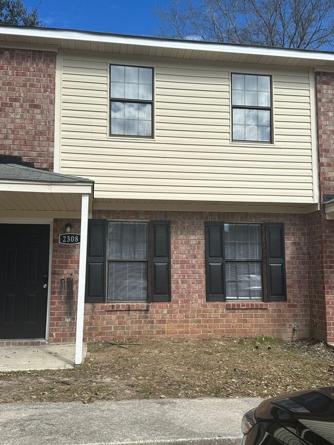 Building Photo - 3 Bed Large Townhome in West Ashley!