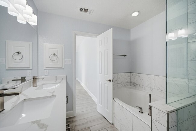 Building Photo - 3116 Creek Bank Ln