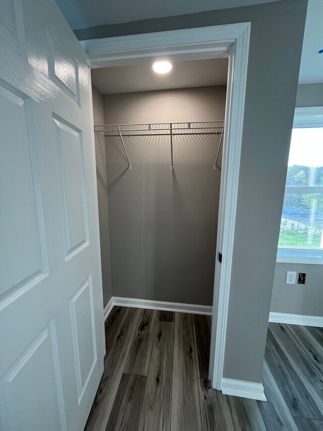 Building Photo - 1534 Saint John St