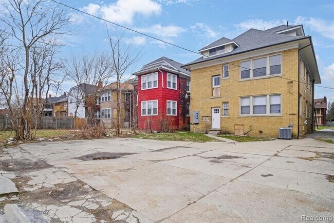 Building Photo - 1484 Virginia Park St