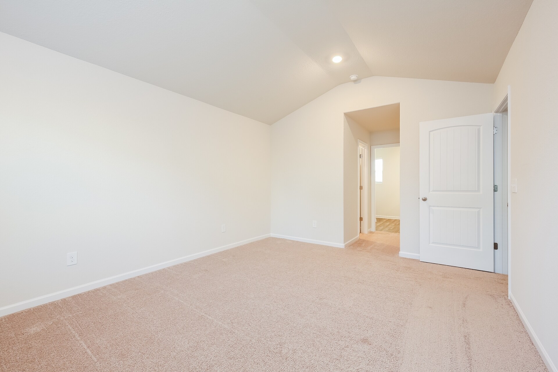 Building Photo - 2127 Southlea Dr