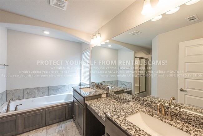 Building Photo - 4375 W Topeka Ave