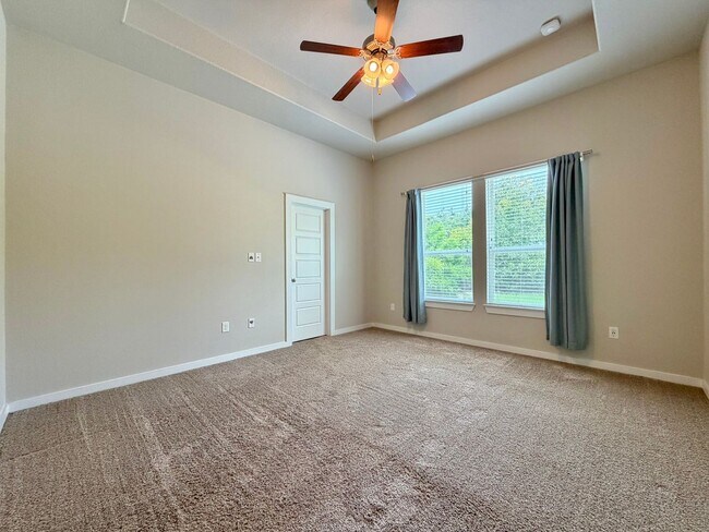Building Photo - 5404 Bonneville Bend