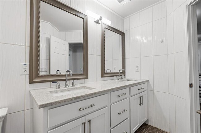 Building Photo - 100 Cabots Cove Ct