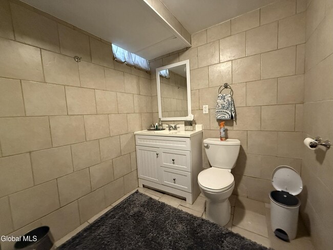 Building Photo - 23 Hillcrest Dr