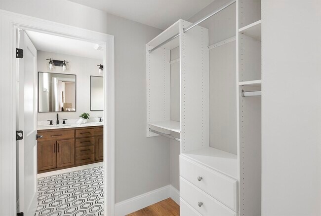 Building Photo - 31 Boardman St