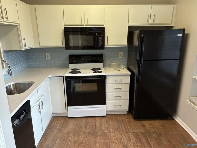 Building Photo - 105 Browns Ridge Ln