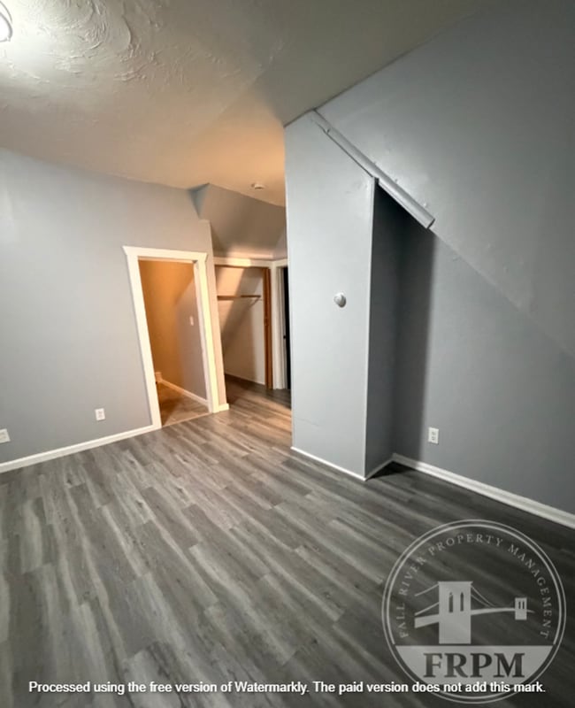 Building Photo - 1272 Pleasant St