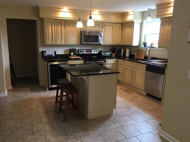 Building Photo - 3522 Wood Bridge Dr