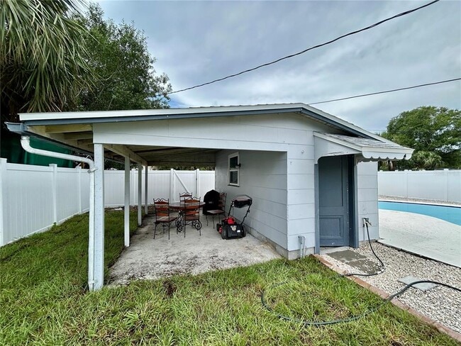 Building Photo - 928 58th Ave N