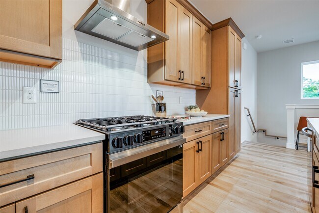 Building Photo - 6506 Old Olive Tree Dr