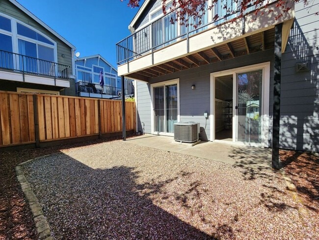 Building Photo - 4 Bedroom for Rent in NW Santa Rosa