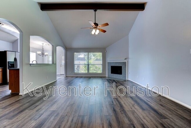 Building Photo - 6411 Silver Shade Dr