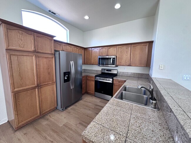 Building Photo - 7821 Cadiz Ct