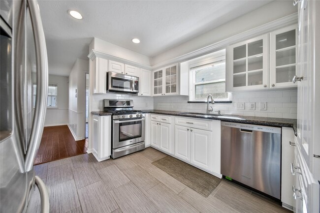 Building Photo - 955 Thornton Rd