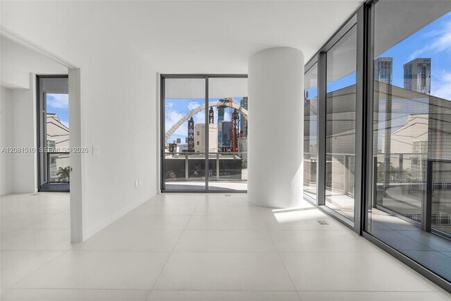 Building Photo - 1400 Biscayne Blvd
