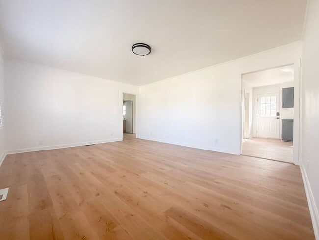 Building Photo - Pet-Friendly 3-Bedroom Home with Fenced Yard & Large Deck Near Downtown Livingston