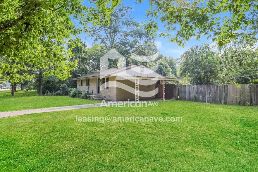 Building Photo - 2018 Wellborn Dr