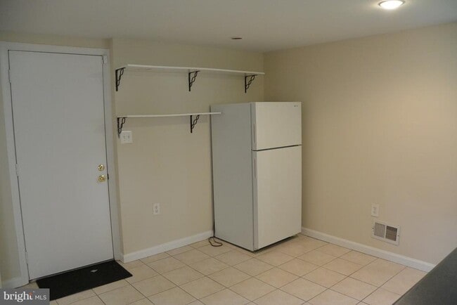 Building Photo - 3720 Terrace Dr