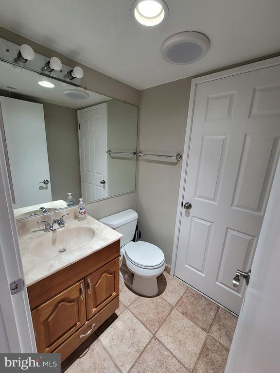 Building Photo - 2623 Glengyle Dr