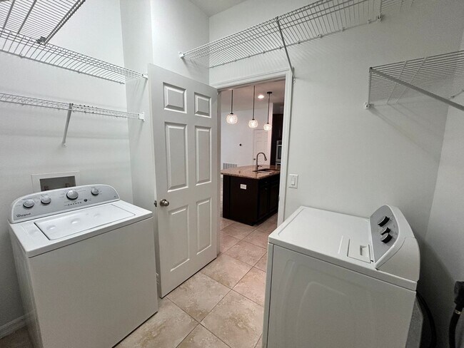 Building Photo - Gorgeous 3br/2.5 Winter Garden Home in Orc...