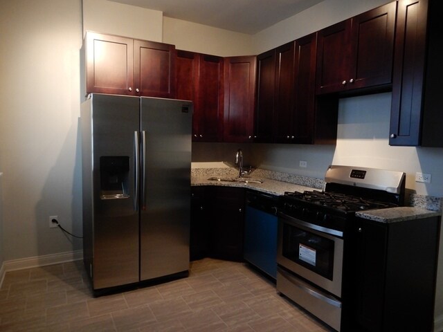 Building Photo - 618 N Parkside Ave