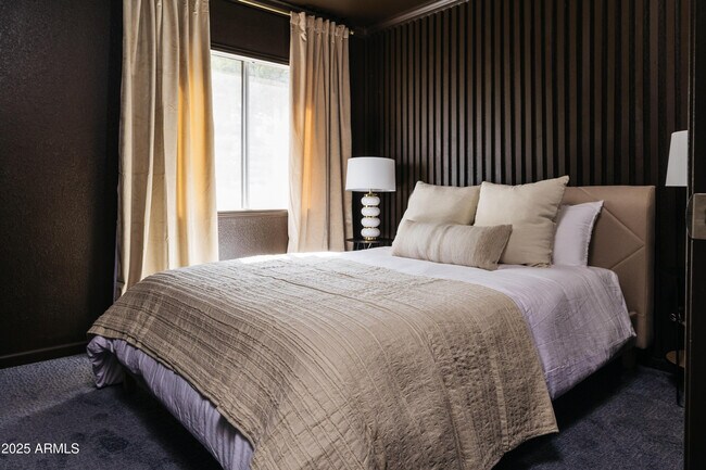 Building Photo - 4944 E Andora Dr