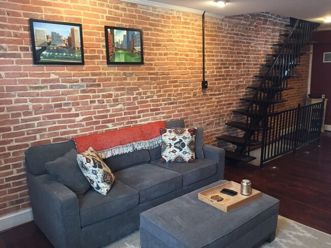 Building Photo - 903 S Bouldin St