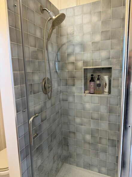 Building Photo - 4114 E 15th St