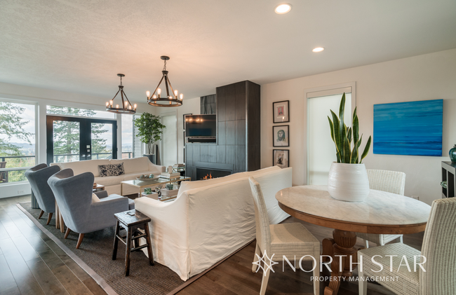 Building Photo - Stunning Modern Luxury in Southwest Hills