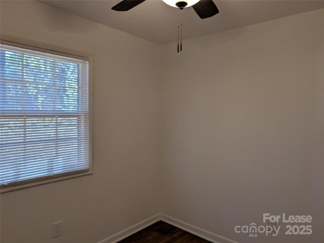 Building Photo - 20114 Washam St