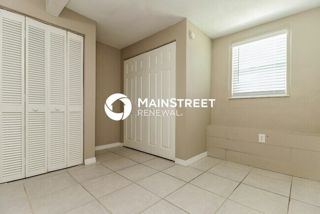 Building Photo - 3 Bedroom Pet-Friendly Home in New Port Richey, FL with Main Street Renewal