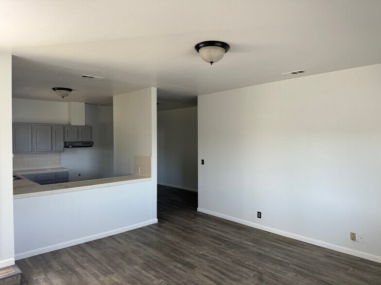 Building Photo - 1635 E Washington Blvd