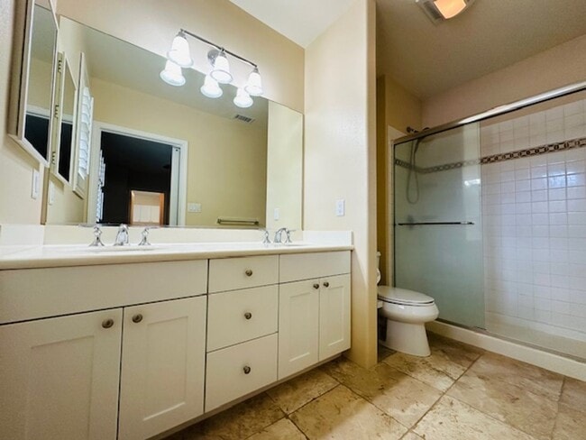 Building Photo - 3 Bedroom, 2 Bathroom Attached Home (Ka Ma...