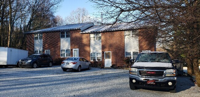 Building Photo - 65 Newman Rd