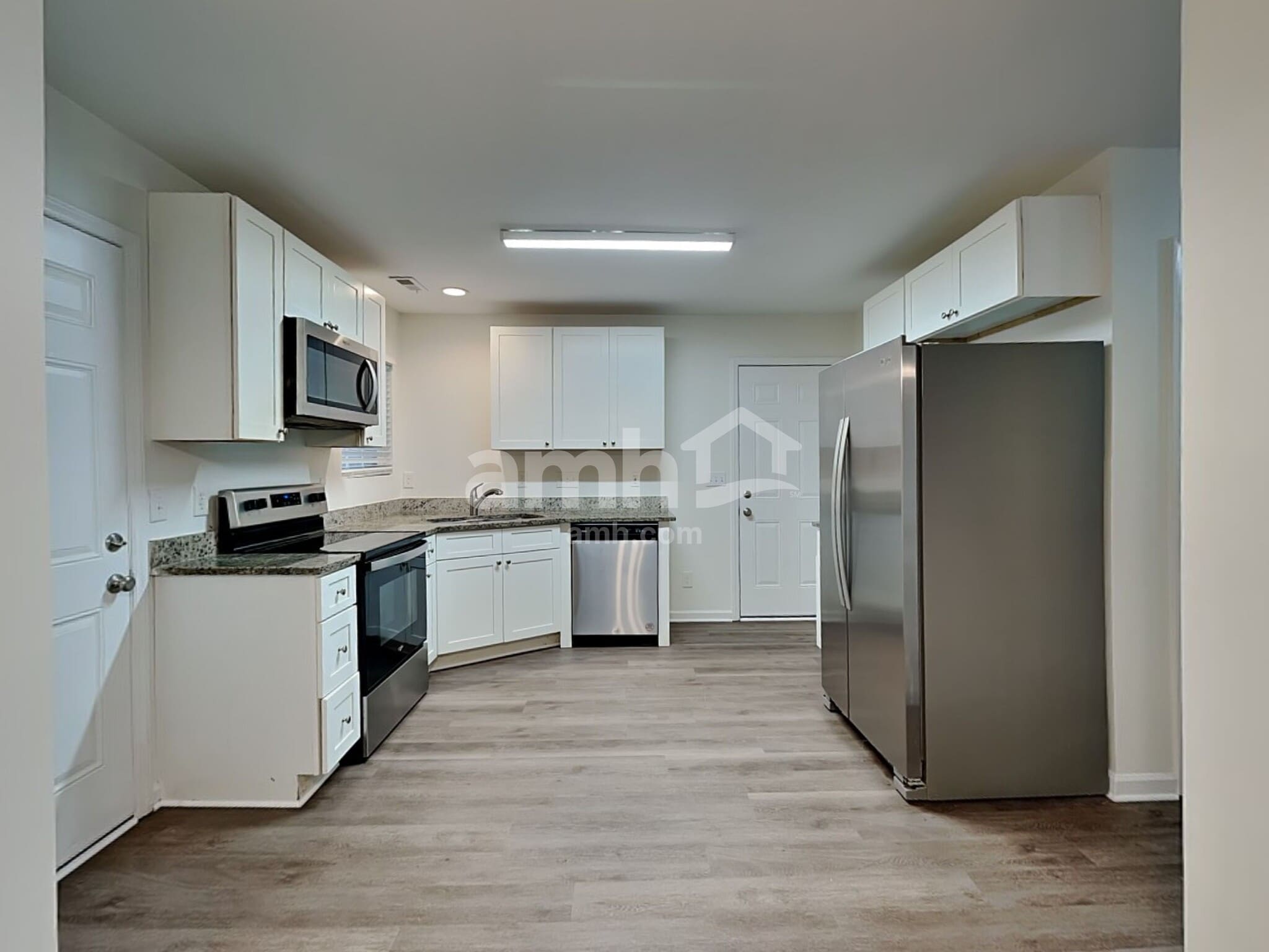 Building Photo - 132 Drewsbury Dr