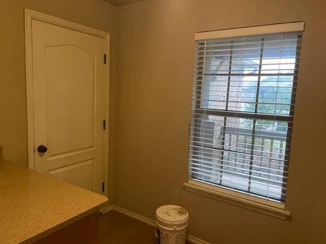 Building Photo - 401 Durkee Rd