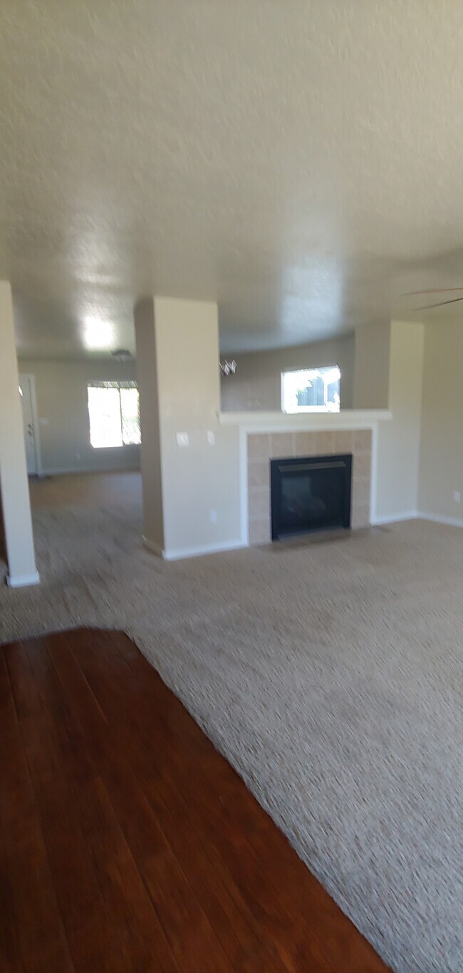 Building Photo - 3170 N Lancer Ave