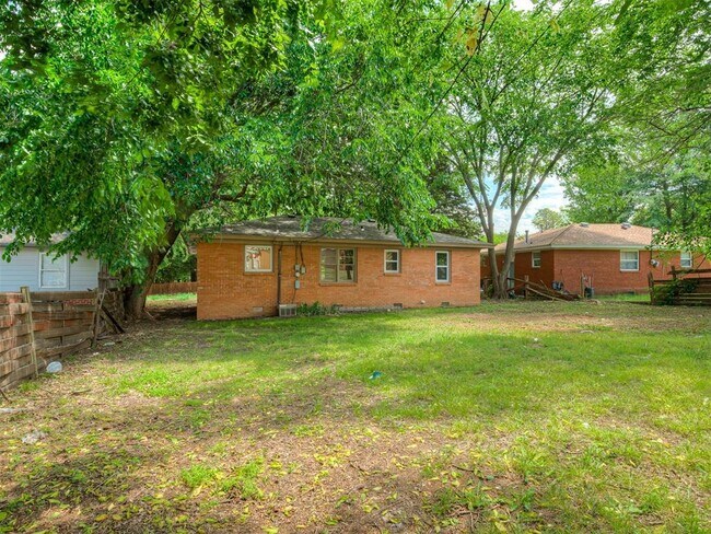 Building Photo - 1512 Bedford Ln