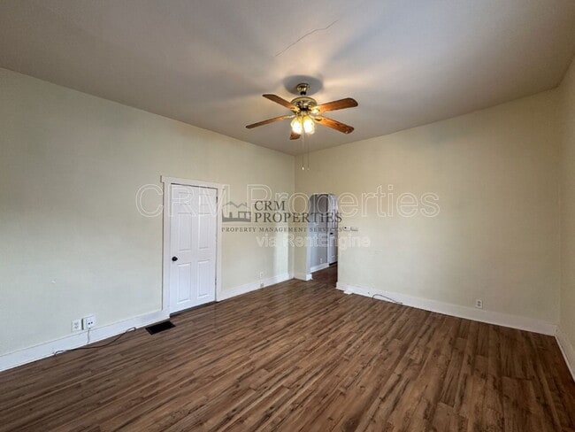 Building Photo - 1526 S Union St