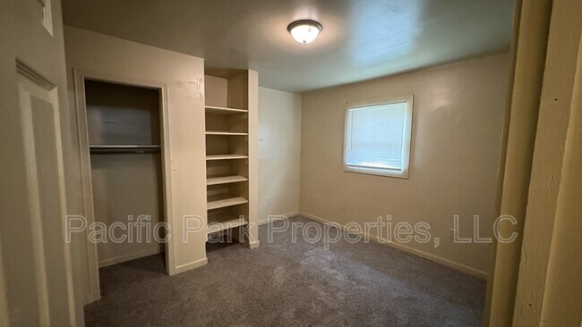 Building Photo - 502 S Holmes Ave