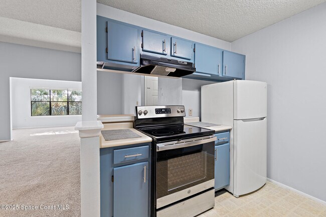 Building Photo - 225 S Tropical Trail