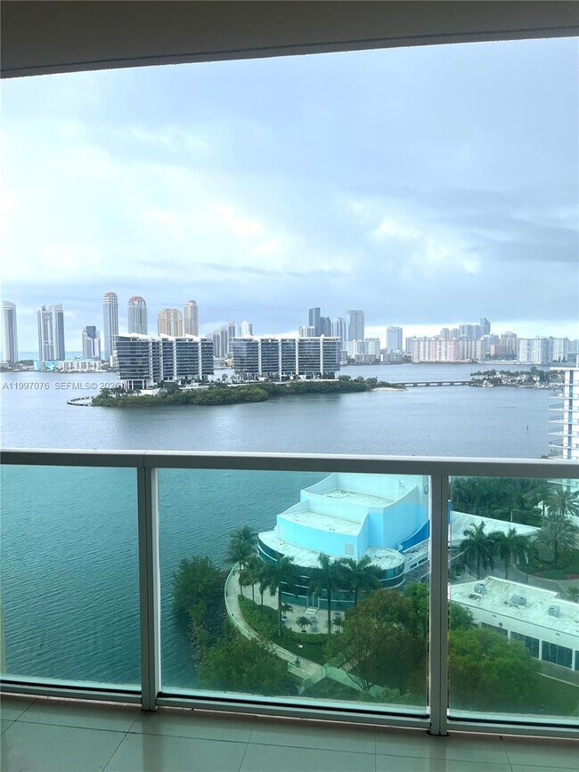 Building Photo - 3330 NE 190th St