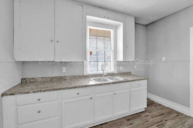 Building Photo - 964 Joseph Pl