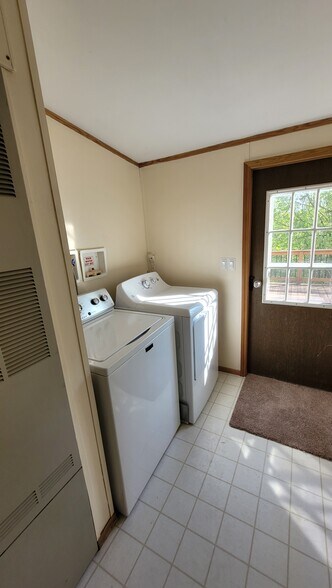 Building Photo - 20 Mill Rd